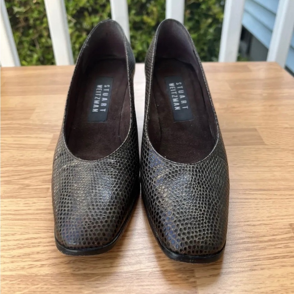 Dark Brown  STUART WEITZMAN Patent Leather Croco Embossed Heels Pumps. size 5